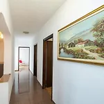 Marty With Private Pool And Jacuzzi Villa