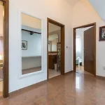 Marty With Private Pool And Jacuzzi Villa