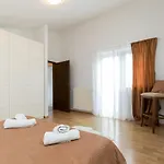 Marty With Private Pool And Jacuzzi Rosini