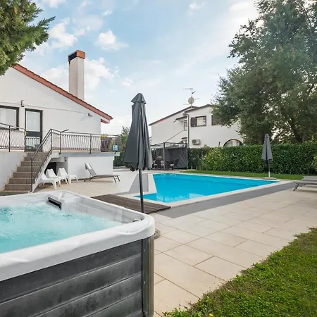 Marty With Private Pool And Jacuzzi Villa Rosini