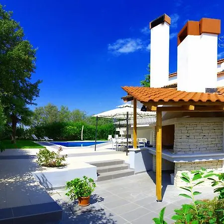 Marty With Private Pool And Jacuzzi