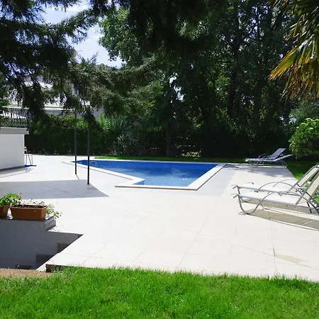 Villa Marty With Private Pool And Jacuzzi