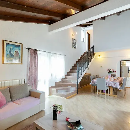 Marty With Private Pool And Jacuzzi *