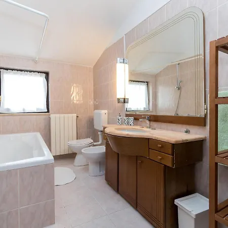 Marty With Private Pool And Jacuzzi Villa *