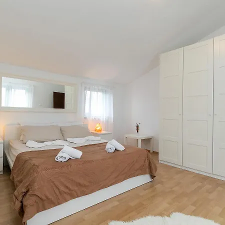 Marty With Private Pool And Jacuzzi