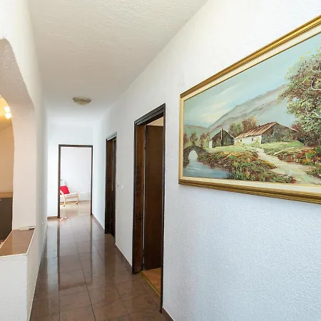 Marty With Private Pool And Jacuzzi Villa