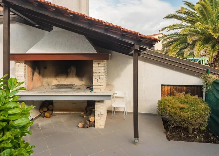 Marty With Private Pool And Jacuzzi 빌라 Rosini