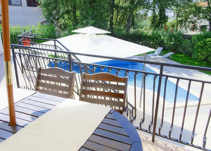 Marty With Private Pool And Jacuzzi * Rosini