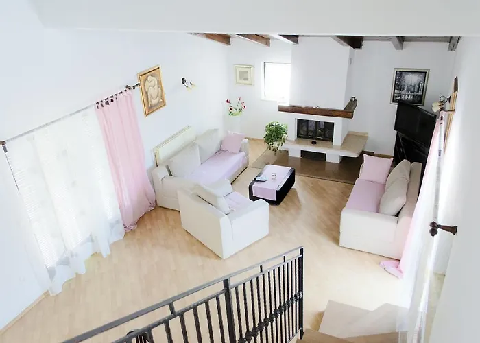 빌라 Marty With Private Pool And Jacuzzi *