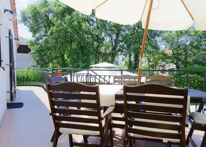 Marty With Private Pool And Jacuzzi Rosini