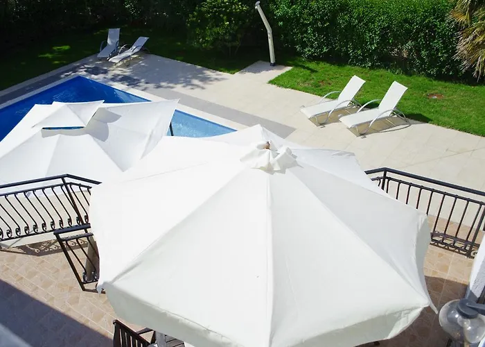 Marty With Private Pool And Jacuzzi *