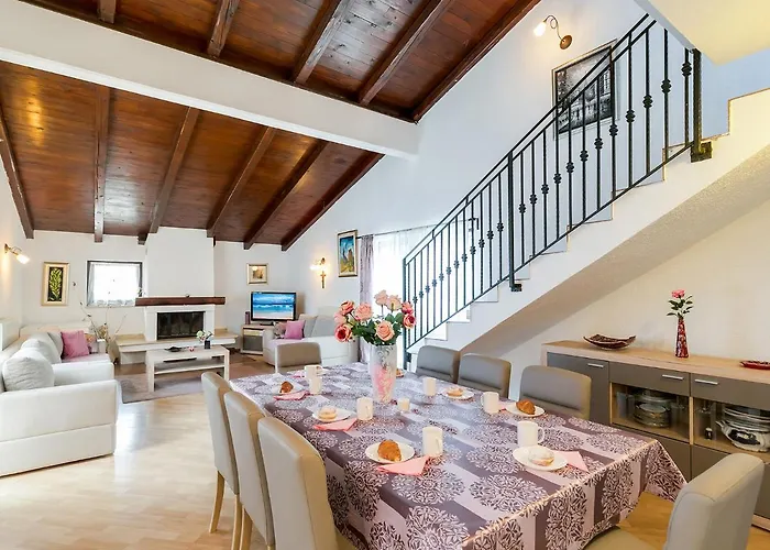 Marty With Private Pool And Jacuzzi * Rosini