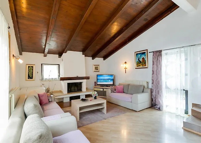 빌라 Marty With Private Pool And Jacuzzi