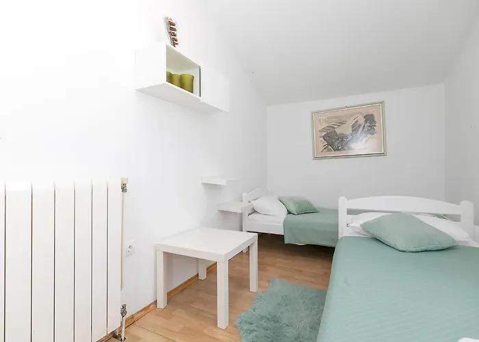 Marty With Private Pool And Jacuzzi 빌라 Rosini