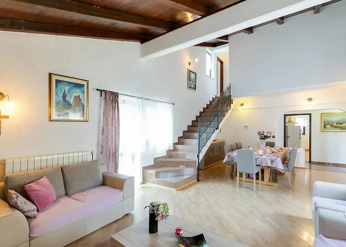 Marty With Private Pool And Jacuzzi *