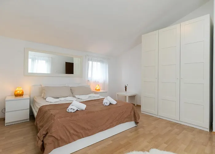 Marty With Private Pool And Jacuzzi